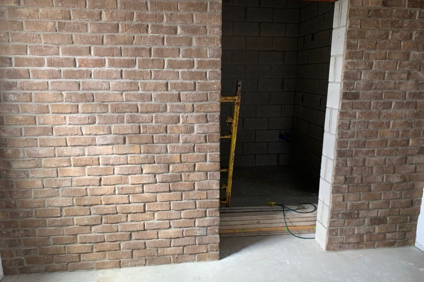 Black Bear Mountain Stone - Brick Veneer - Charleston