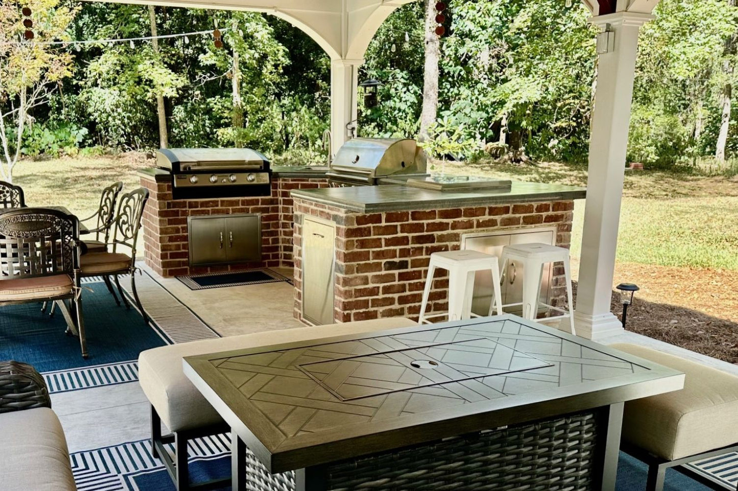 Black Bear Mountain Stone - Brick Veneer - Hampton