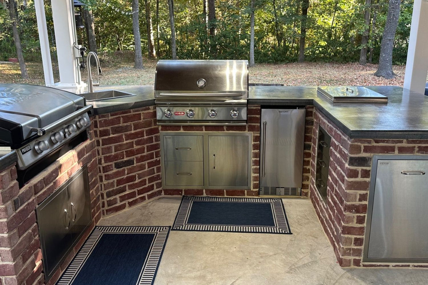 Black Bear Mountain Stone - Brick Veneer - Hampton