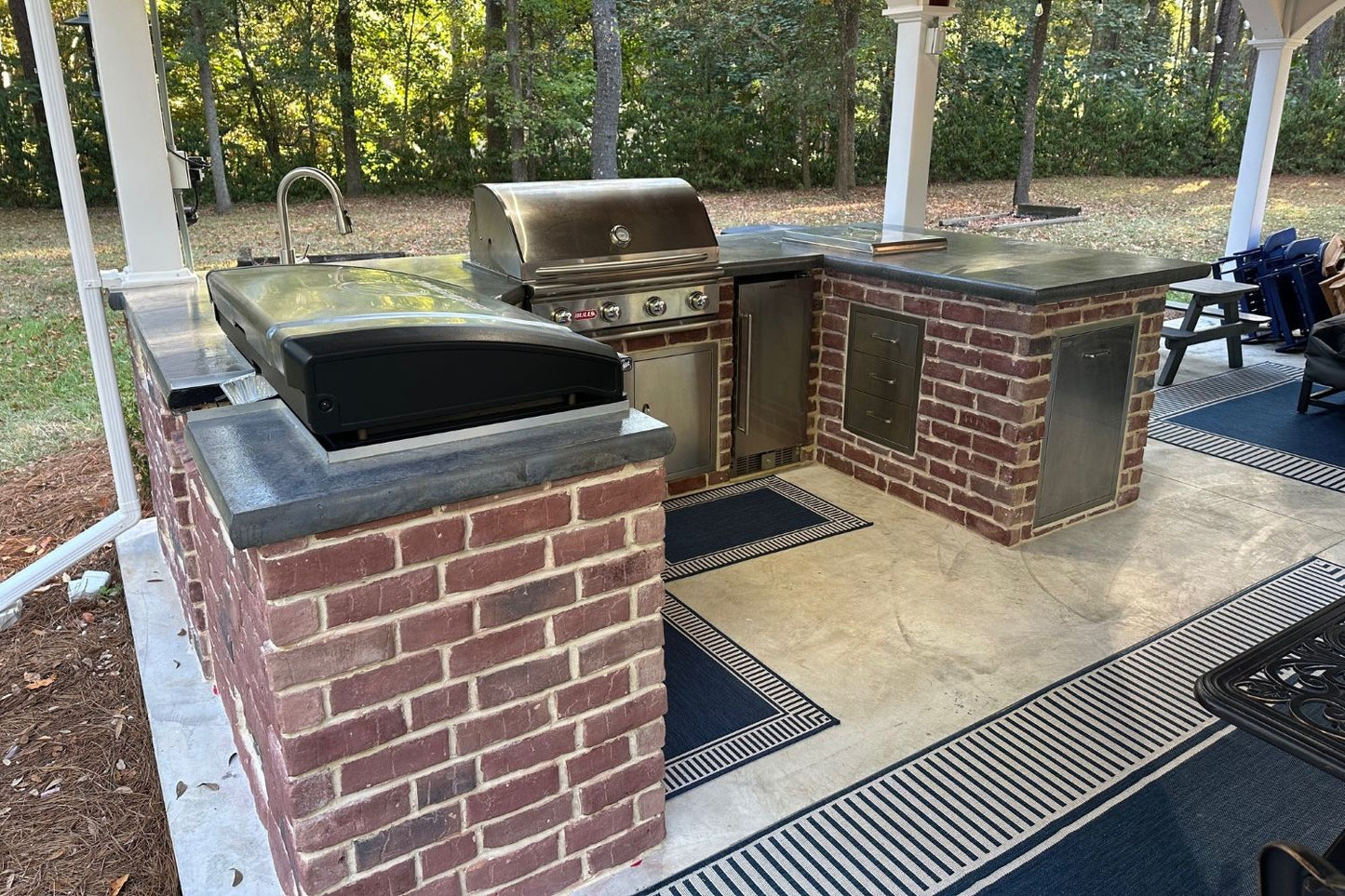 Black Bear Mountain Stone - Brick Veneer - Hampton