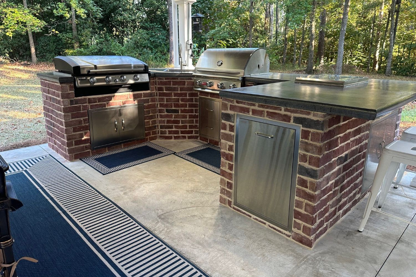 Black Bear Mountain Stone - Brick Veneer - Hampton