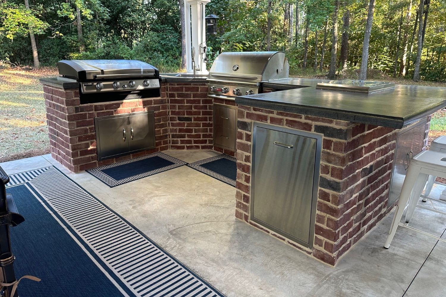 Black Bear Mountain Stone - Brick Veneer - Hampton