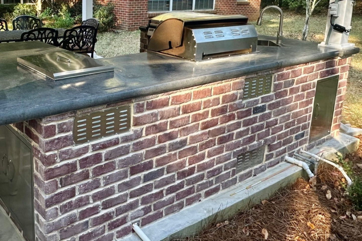 Black Bear Mountain Stone - Brick Veneer - Hampton