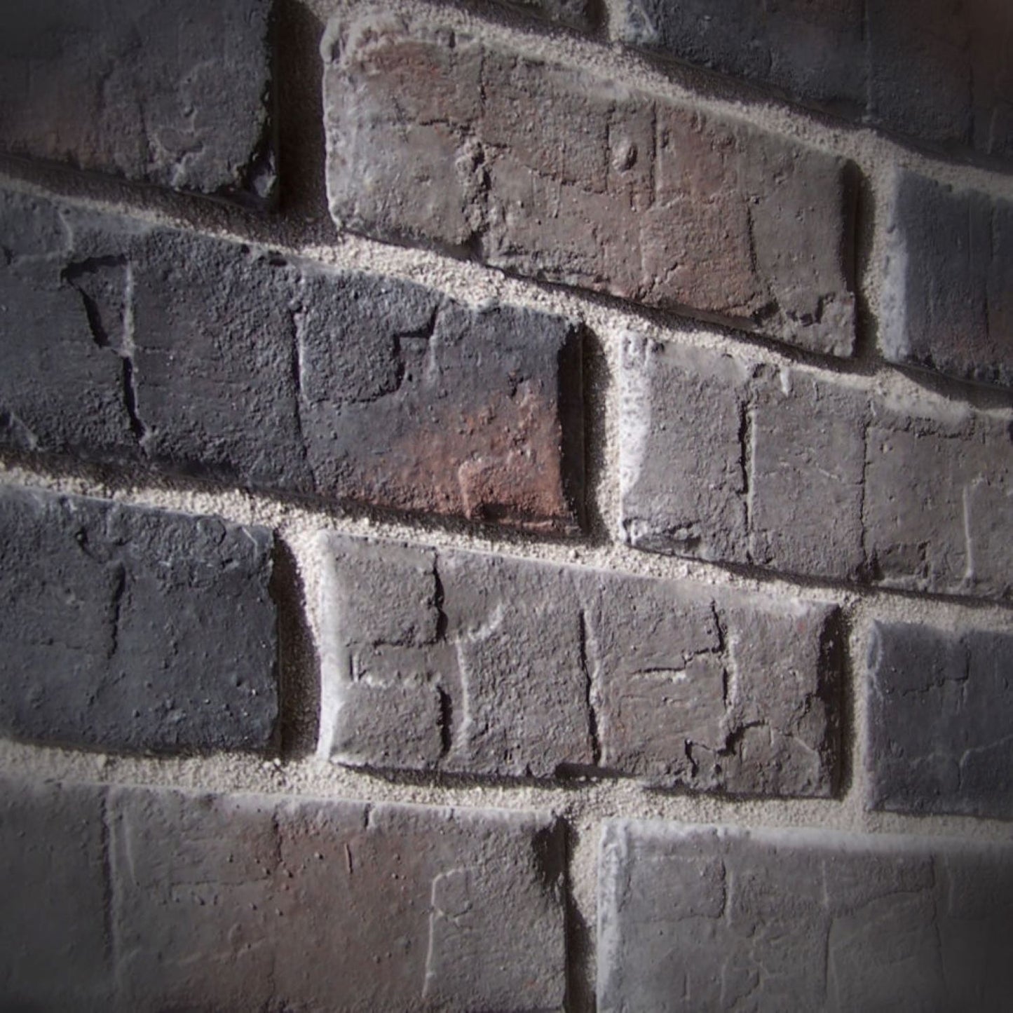 Black Bear Mountain Stone - Brick Veneer - Midnight