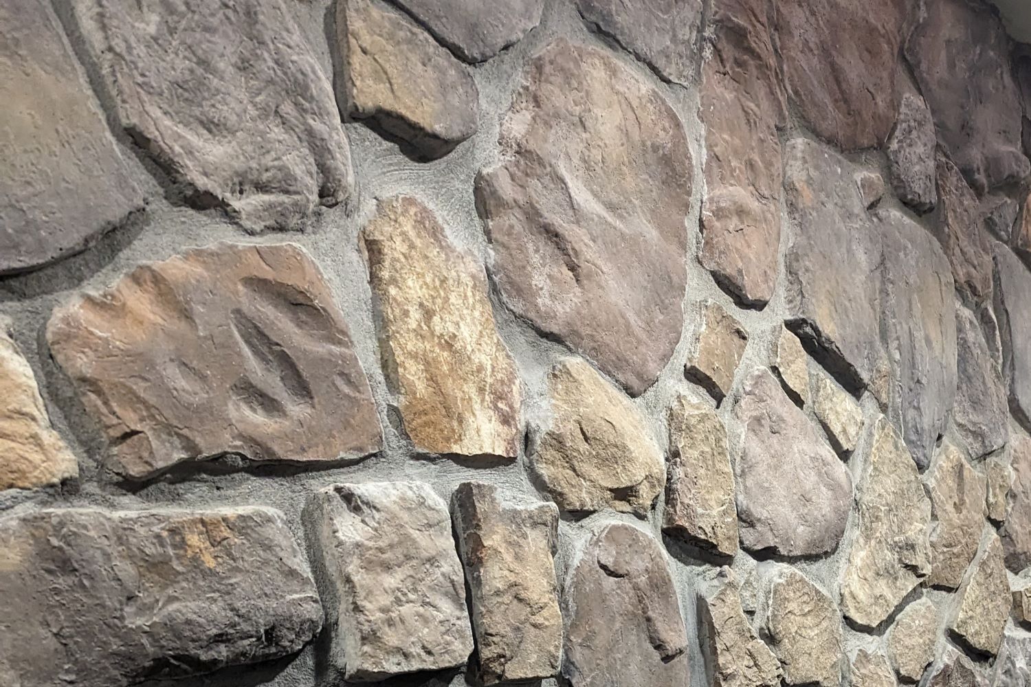 Black Bear Mountain Stone - Stone Veneer - Field Stone Kona
