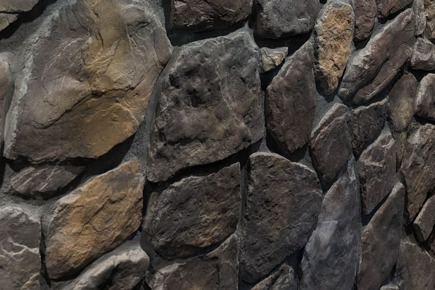 Black Bear Mountain Stone - Stone Veneer - Field Stone Kona