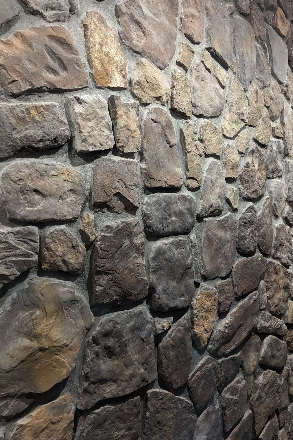 Black Bear Mountain Stone - Stone Veneer - Field Stone Kona