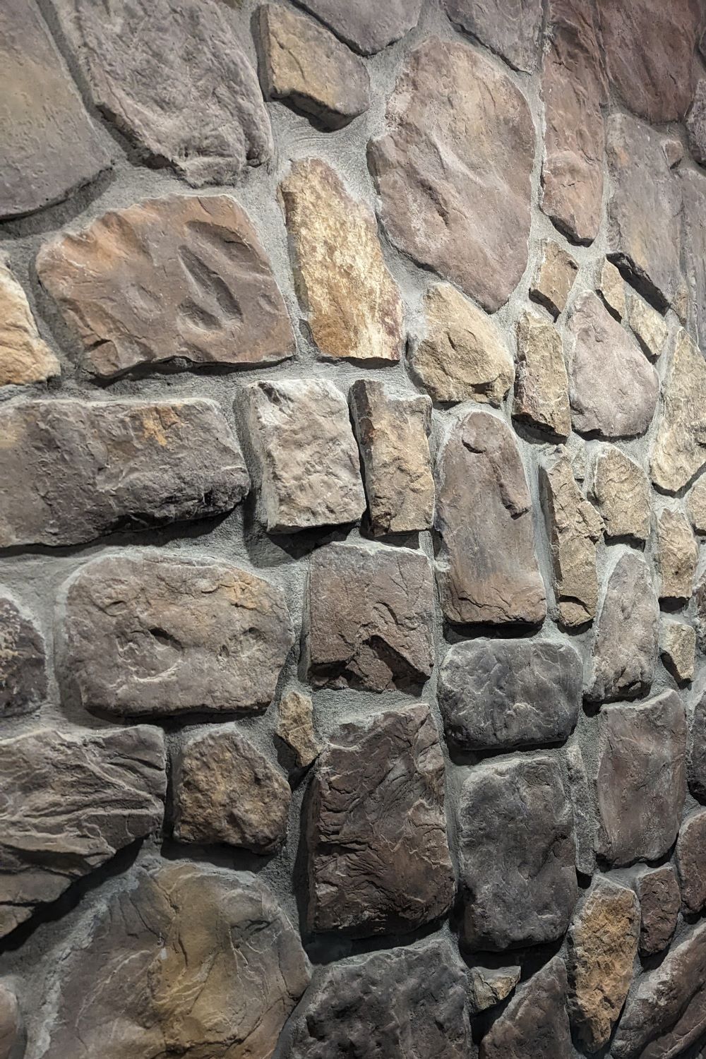 Black Bear Mountain Stone - Stone Veneer - Field Stone Kona