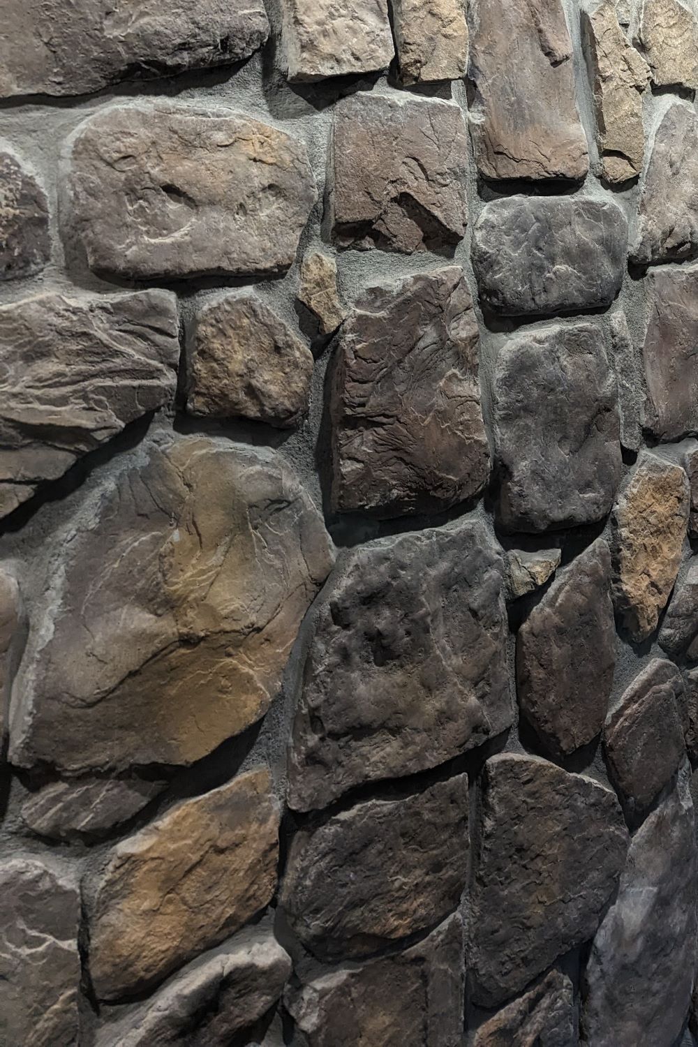 Black Bear Mountain Stone - Stone Veneer - Field Stone Kona