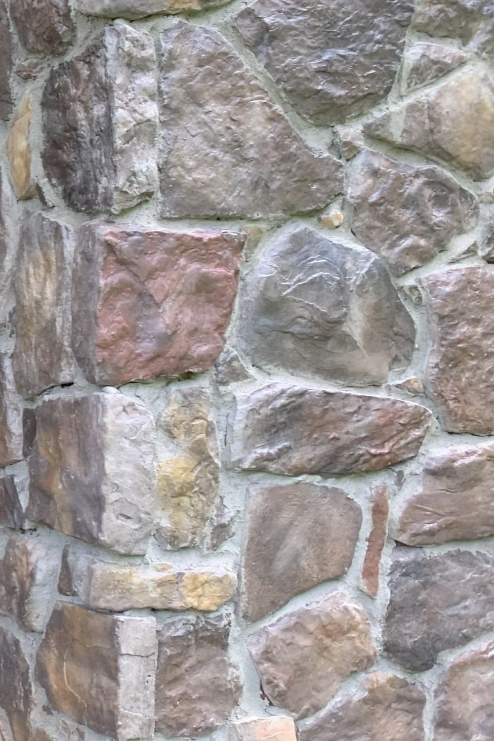Black Bear Mountain Stone - Stone Veneer - Field Stone Kona