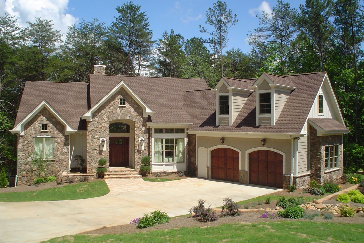 Black Bear Mountain Stone - Stone Veneer - Field Stone Mossy Creek