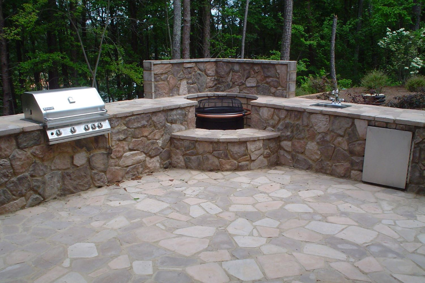 Black Bear Mountain Stone - Stone Veneer - Field Stone Mossy Creek