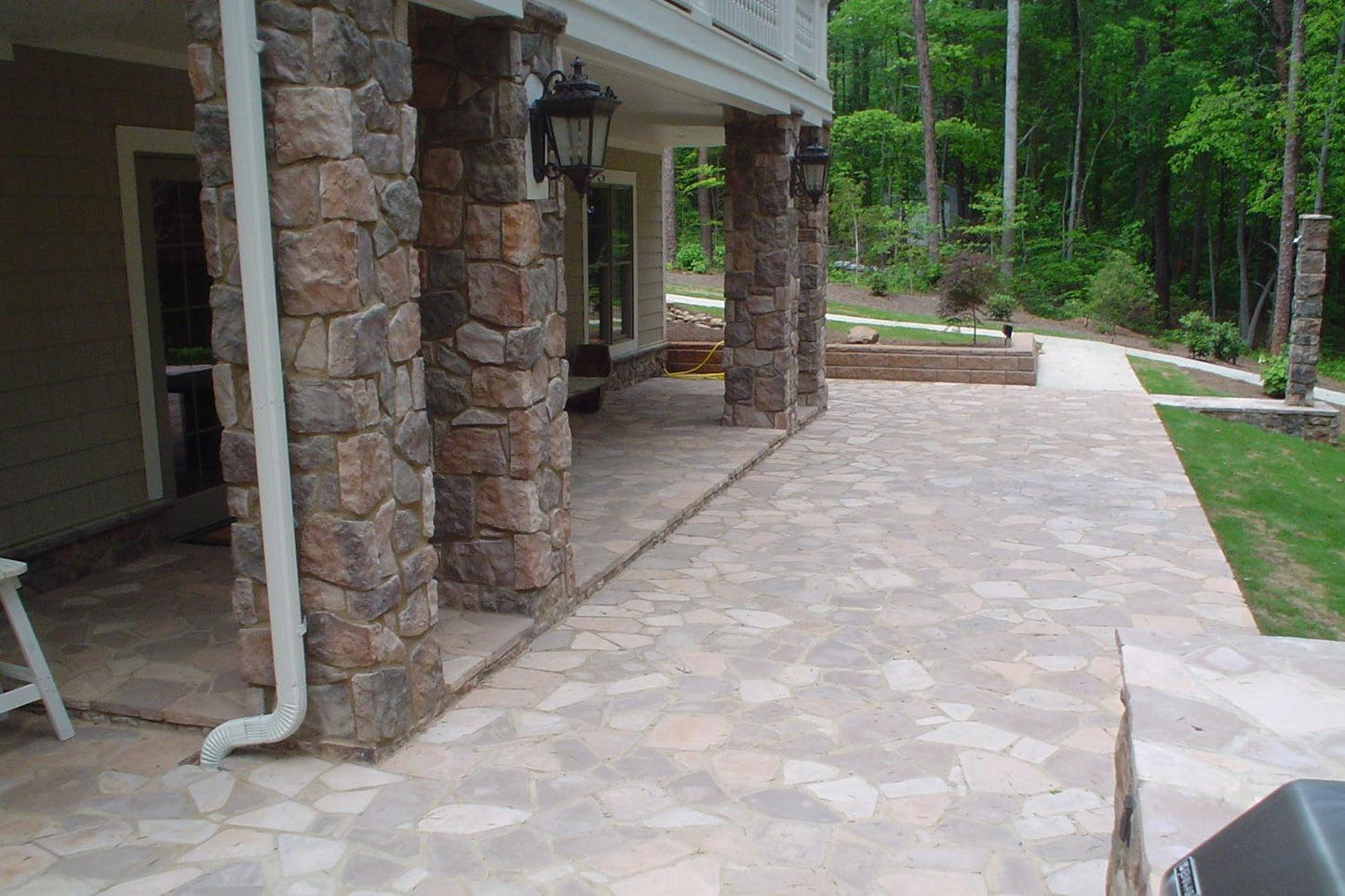 Black Bear Mountain Stone - Stone Veneer - Field Stone Mossy Creek