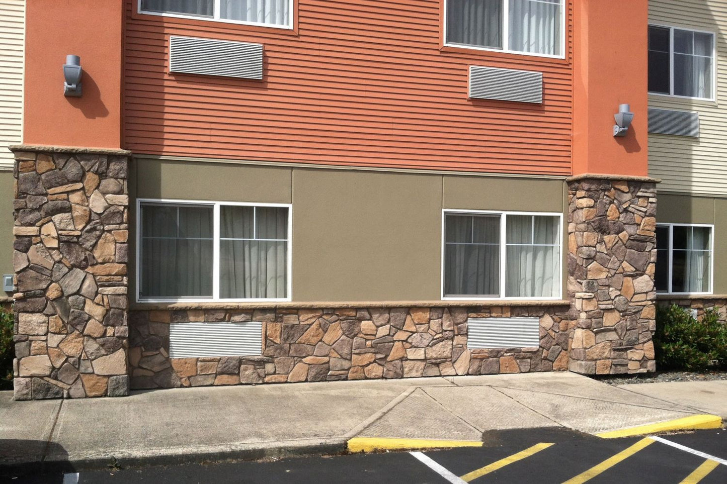 Black Bear Mountain Stone - Stone Veneer - Field Stone Ozark