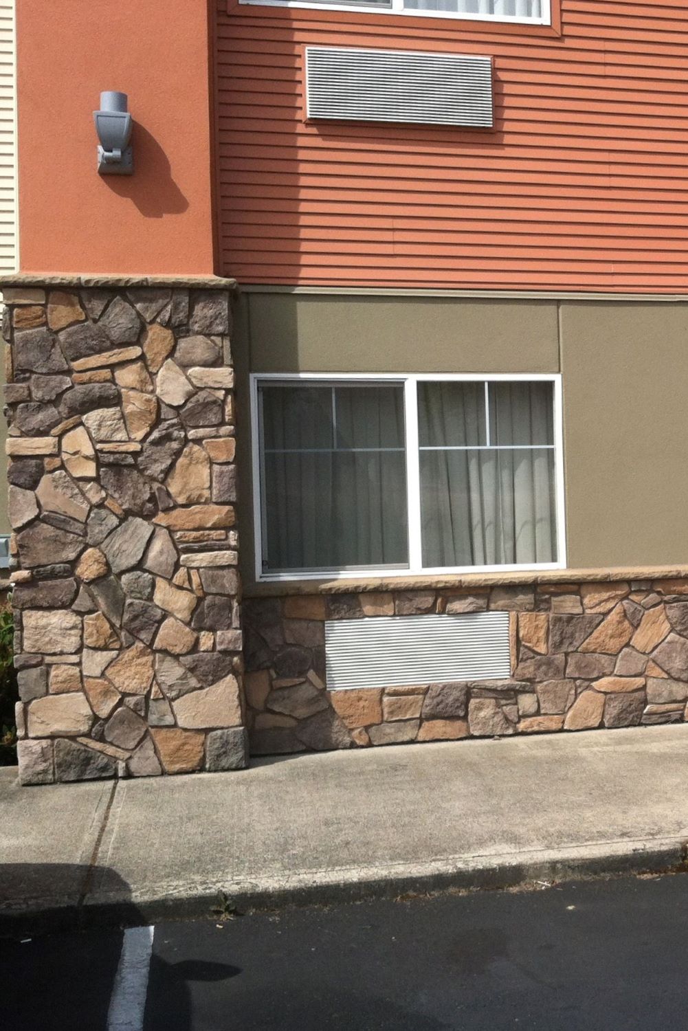 Black Bear Mountain Stone - Stone Veneer - Field Stone Ozark