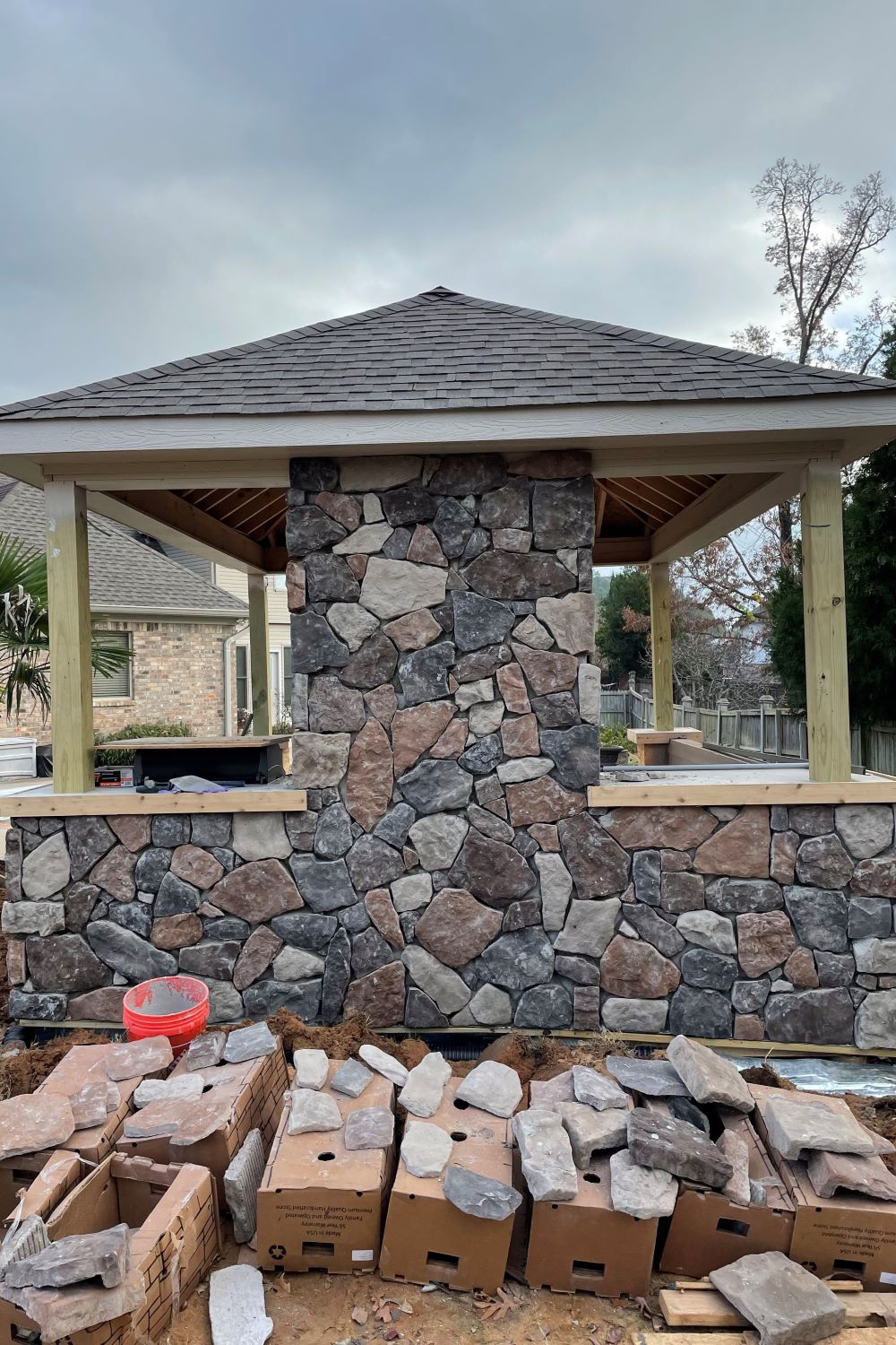 Black Bear Mountain Stone - Stone Veneer - Field Stone Ozark