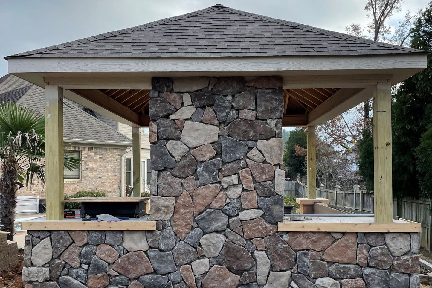 Black Bear Mountain Stone - Stone Veneer - Field Stone Ozark