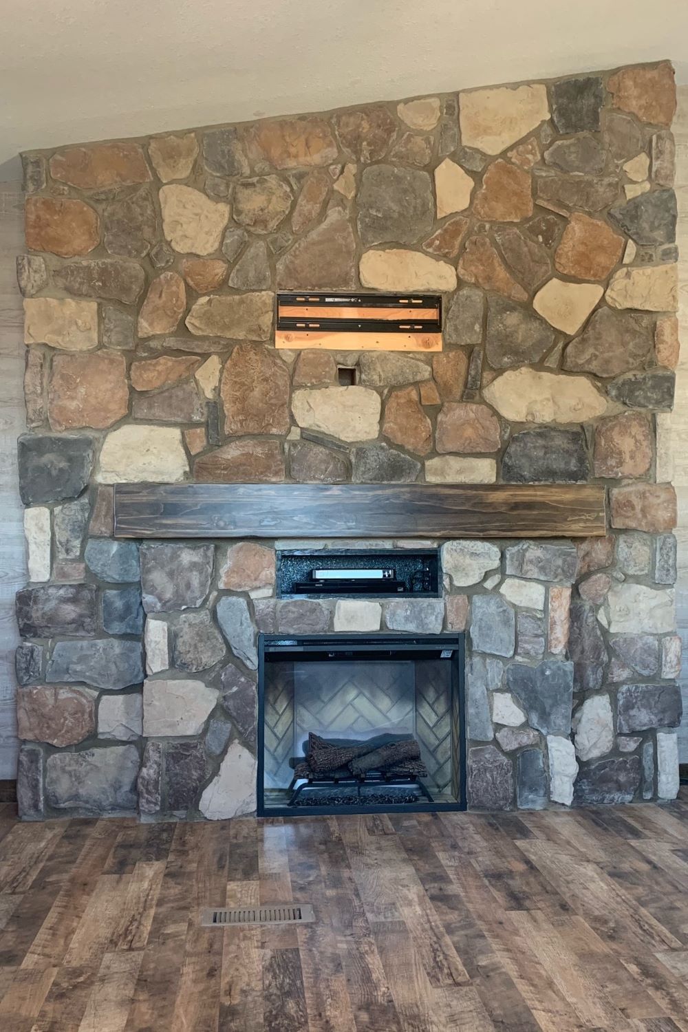 Black Bear Mountain Stone - Stone Veneer - Field Stone Ozark