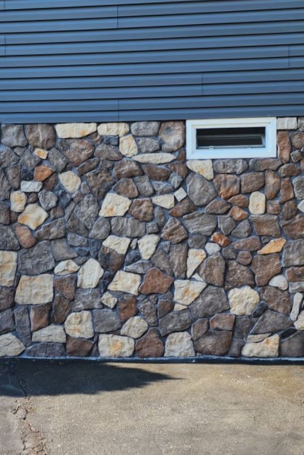 Black Bear Mountain Stone - Stone Veneer - Field Stone Rustic