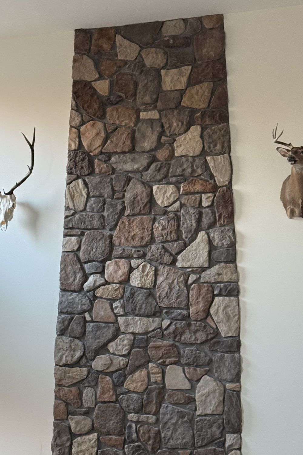 Black Bear Mountain Stone - Stone Veneer - Field Stone Rustic