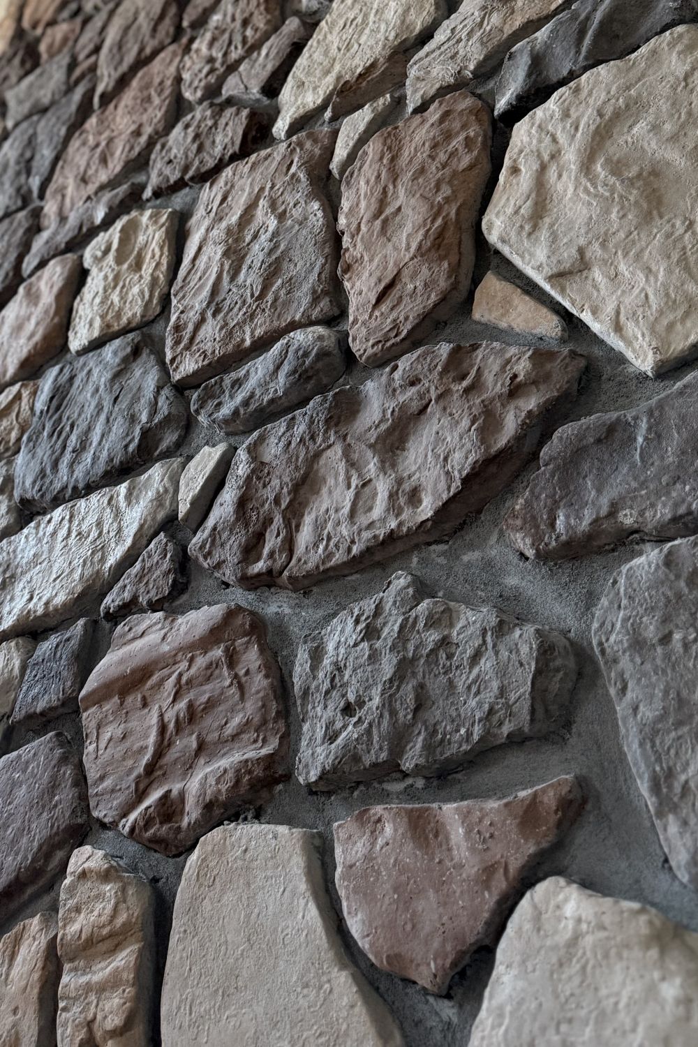 Black Bear Mountain Stone - Stone Veneer - Field Stone Rustic