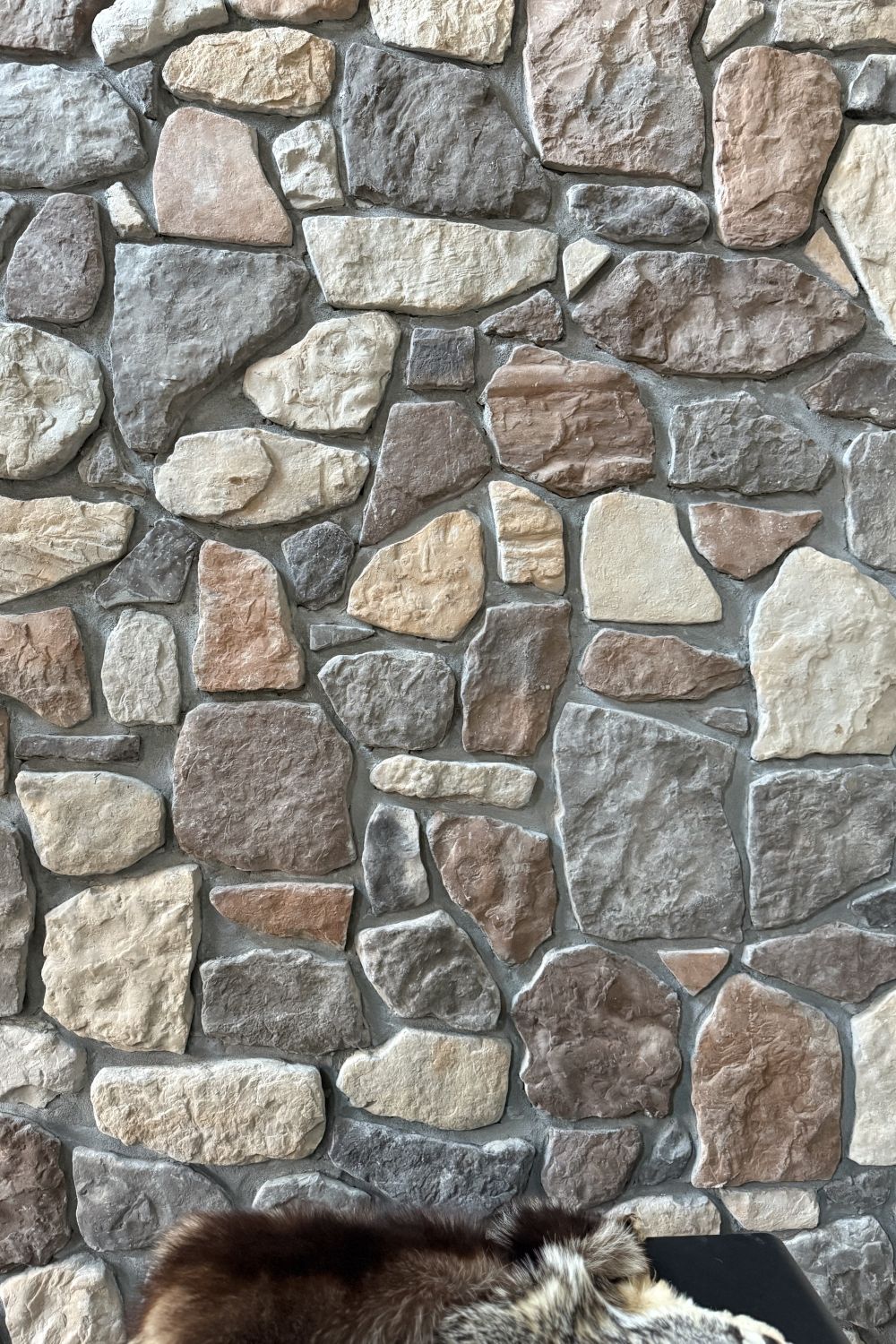 Black Bear Mountain Stone - Stone Veneer - Field Stone Rustic