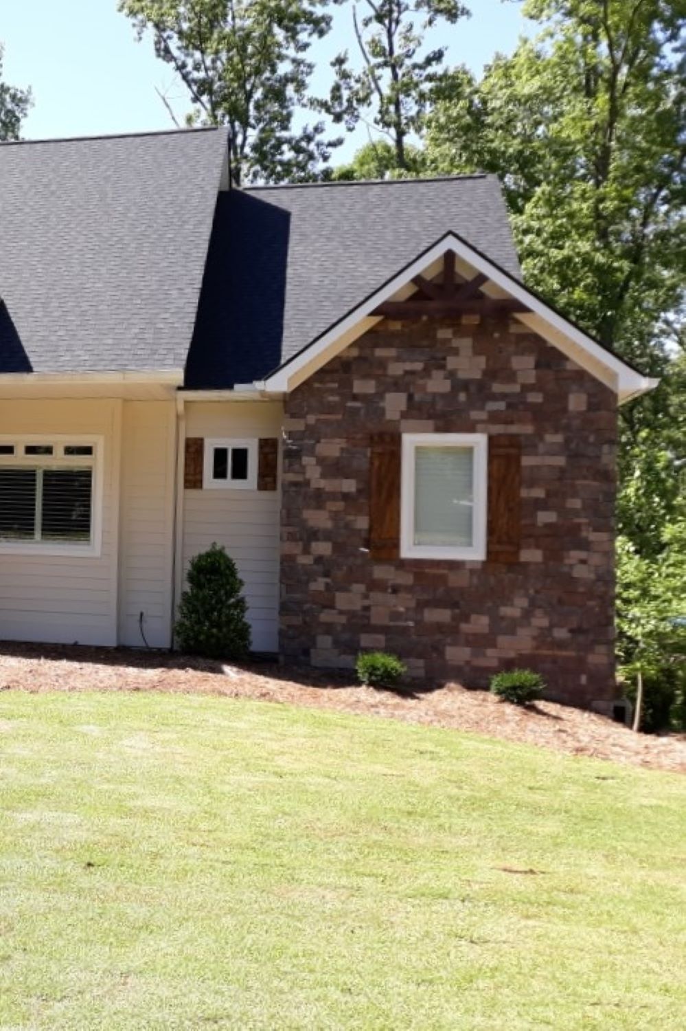 Black Bear Mountain Stone - Stone Veneer - Hackett Stone Rustic