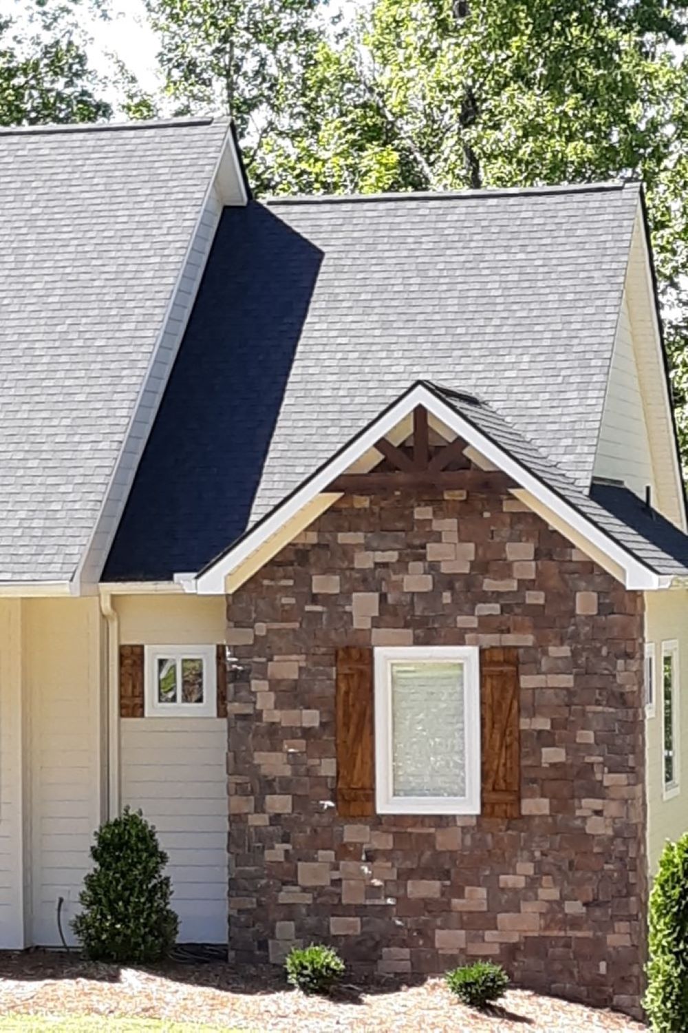 Black Bear Mountain Stone - Stone Veneer - Hackett Stone Rustic