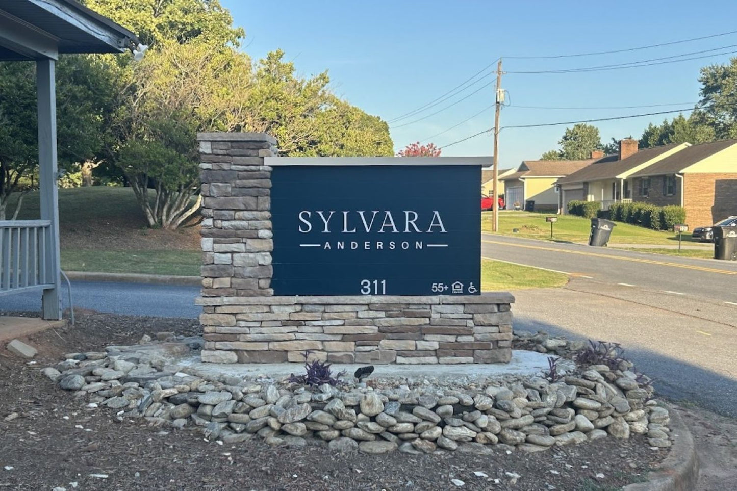 Black Bear Mountain Stone - Stone Veneer - Ledge Stone Amber