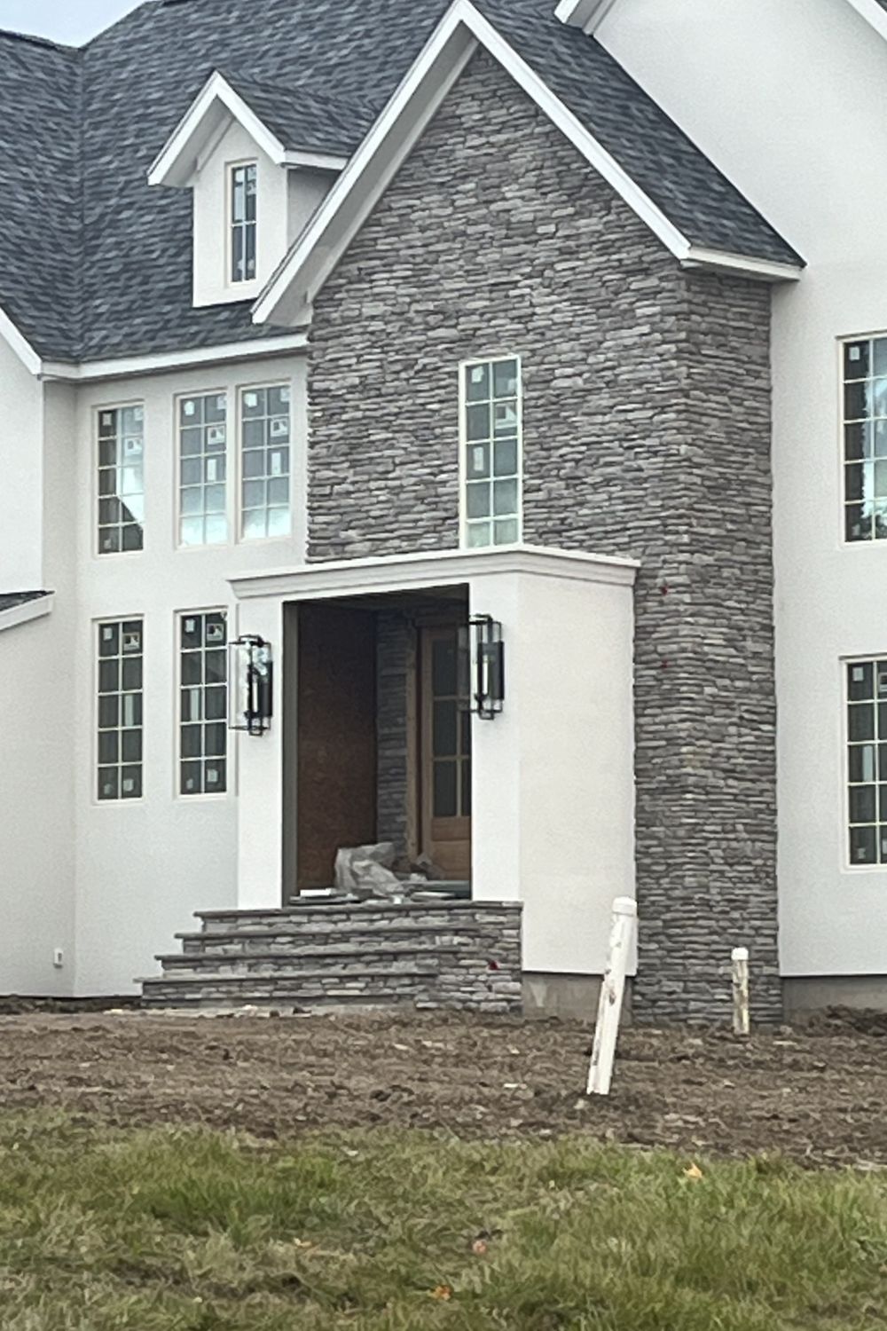 Black Bear Mountain Stone - Stone Veneer - Ledge Stone Ash