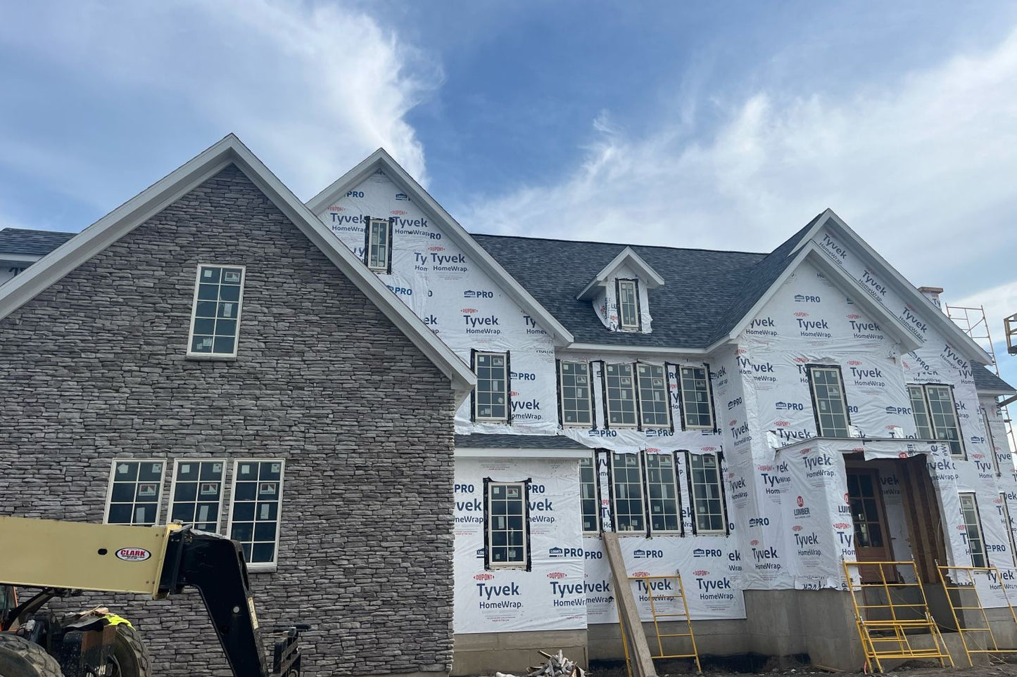 Black Bear Mountain Stone - Stone Veneer - Ledge Stone Ash