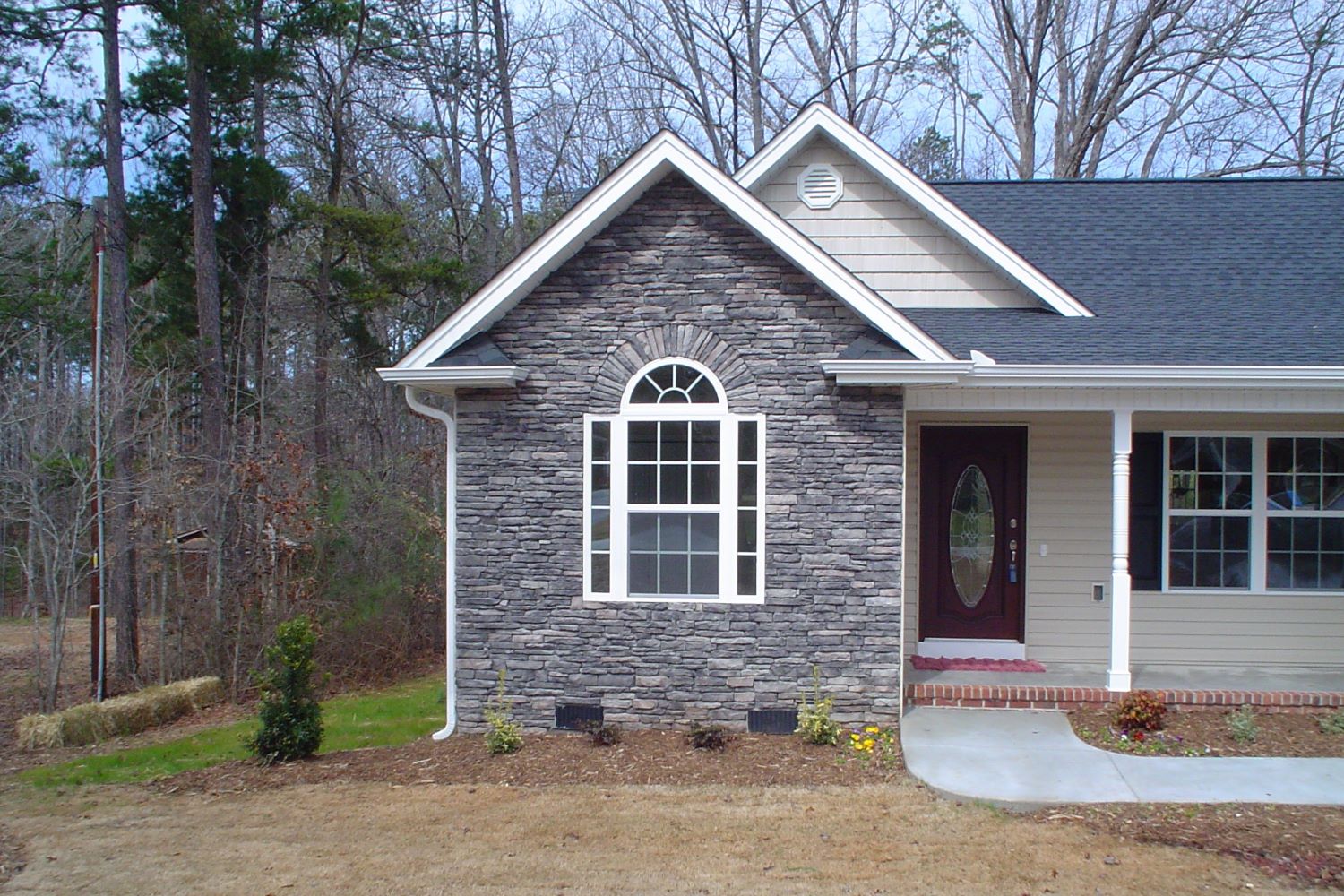 Black Bear Mountain Stone - Stone Veneer - Ledge Stone Midnight