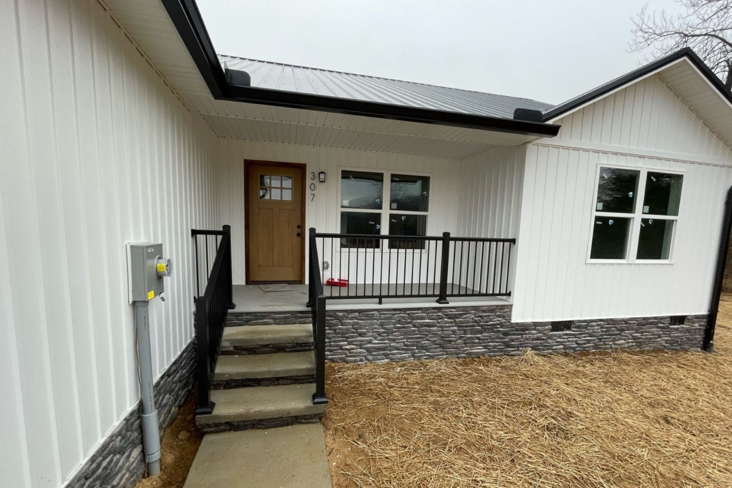 Black Bear Mountain Stone - Stone Veneer - Ledge Stone Midnight