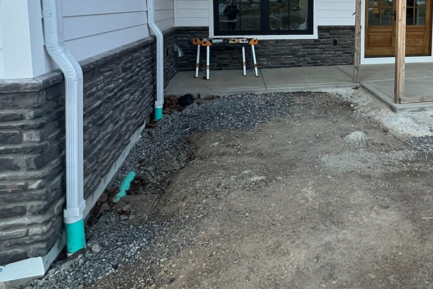Black Bear Mountain Stone - Stone Veneer - Ledge Stone Midnight