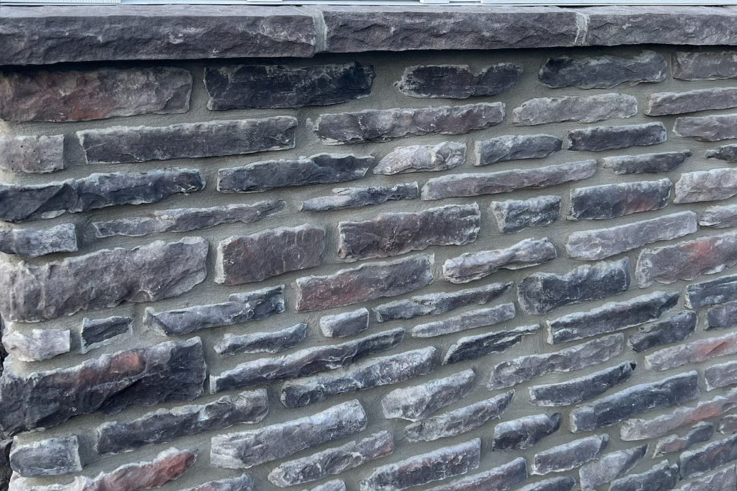 Black Bear Mountain Stone - Stone Veneer - Ledge Stone Midnight