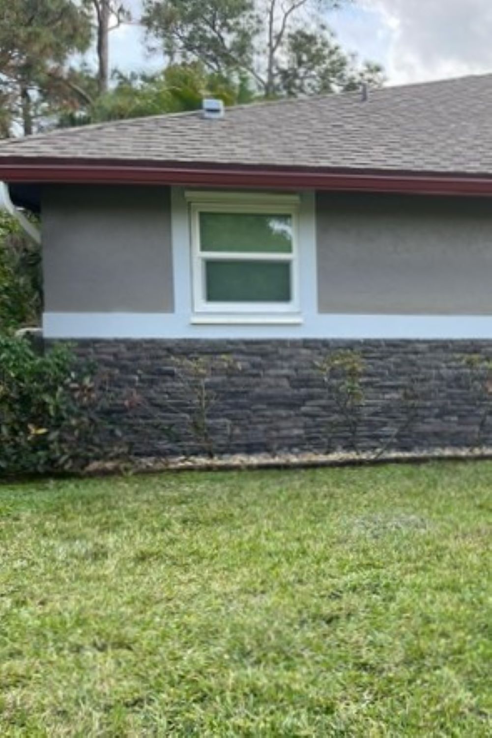 Black Bear Mountain Stone - Stone Veneer - Ledge Stone Midnight