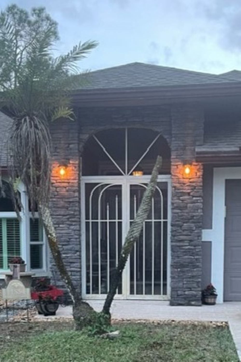 Black Bear Mountain Stone - Stone Veneer - Ledge Stone Midnight