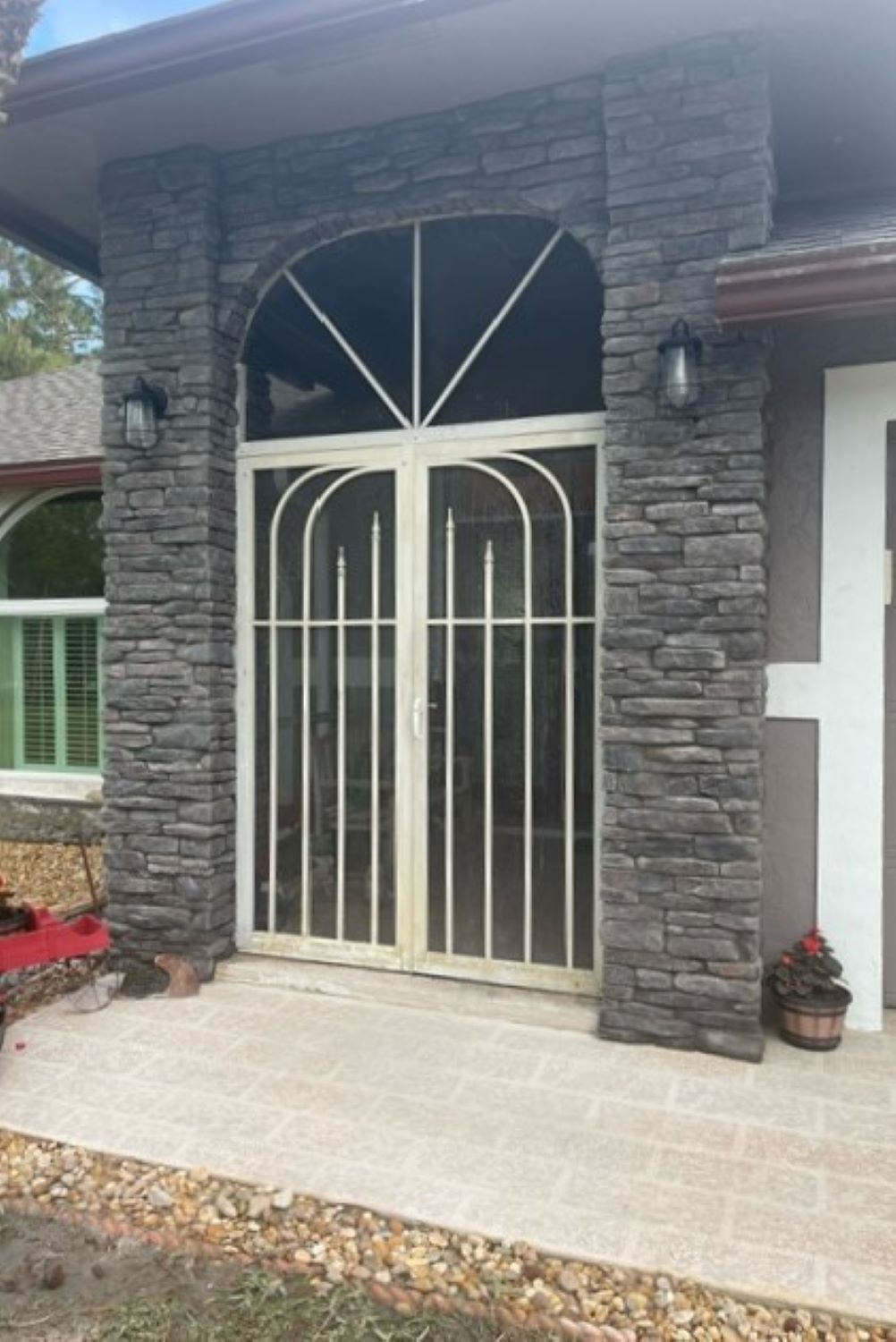 Black Bear Mountain Stone - Stone Veneer - Ledge Stone Midnight