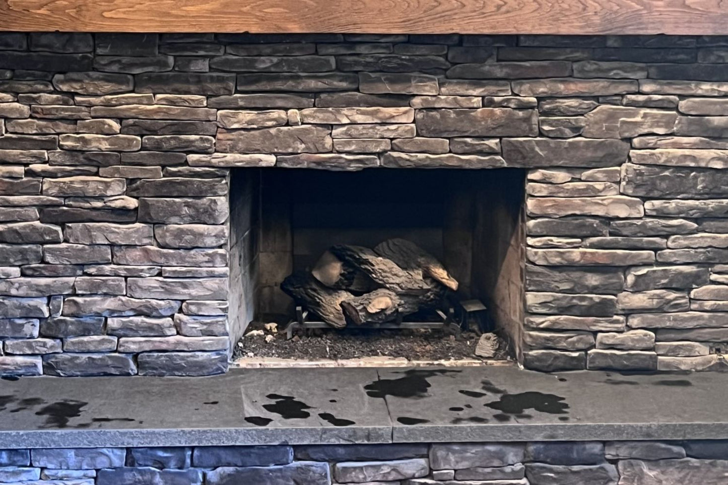 Black Bear Mountain Stone - Stone Veneer - Ledge Stone Midnight