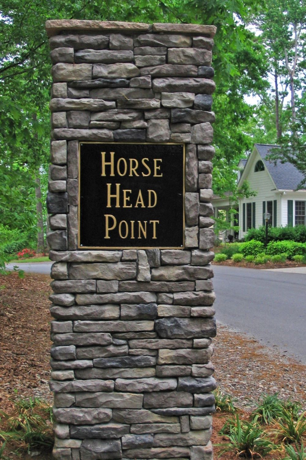 Black Bear Mountain Stone - Stone Veneer - Ledge Stone Outback
