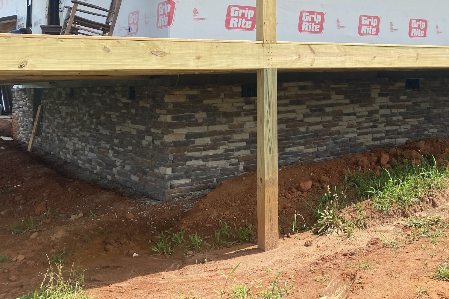 Black Bear Mountain Stone - Stone Veneer - Ledge Stone Rustic