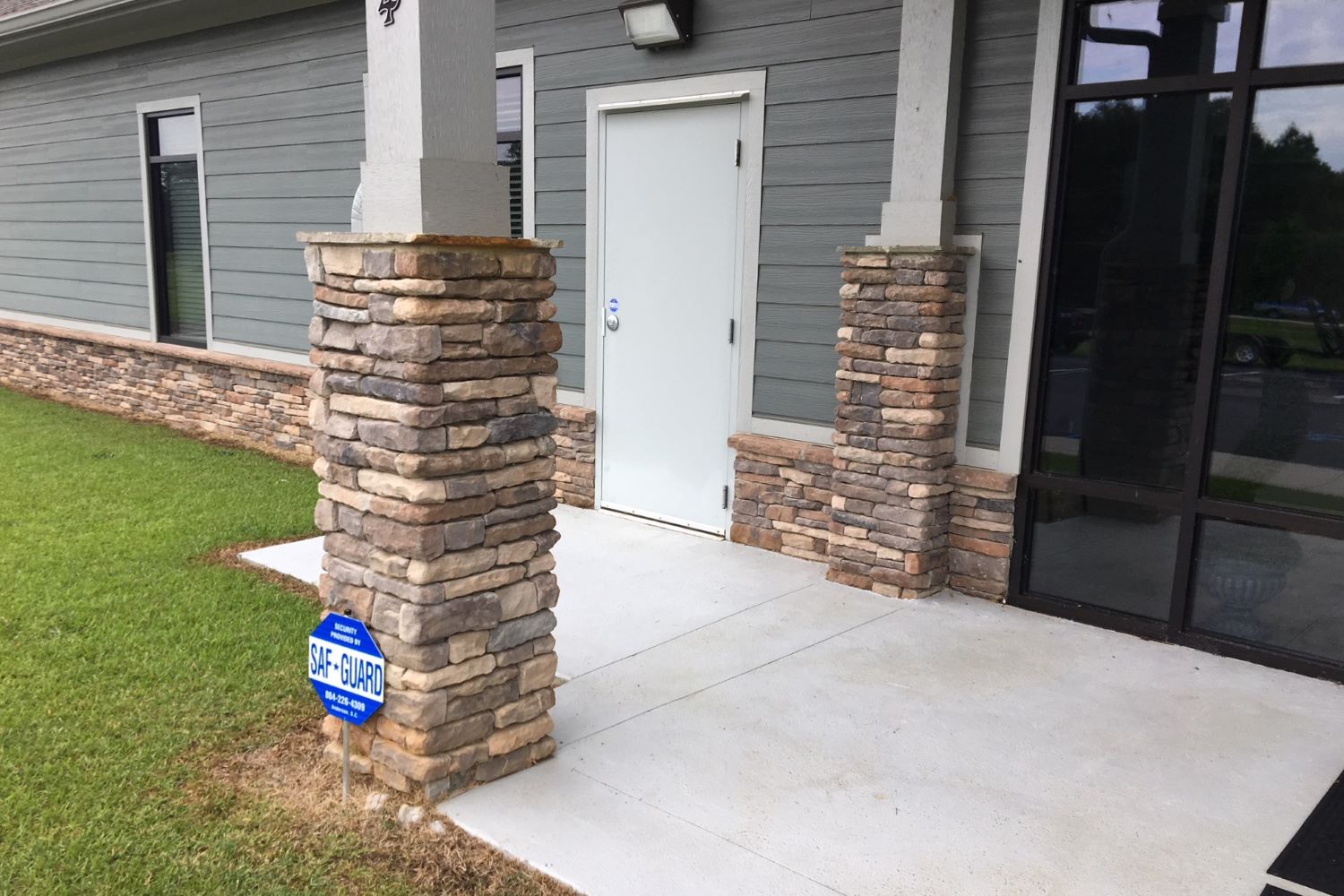 Black Bear Mountain Stone - Stone Veneer - Ledge Stone Rustic