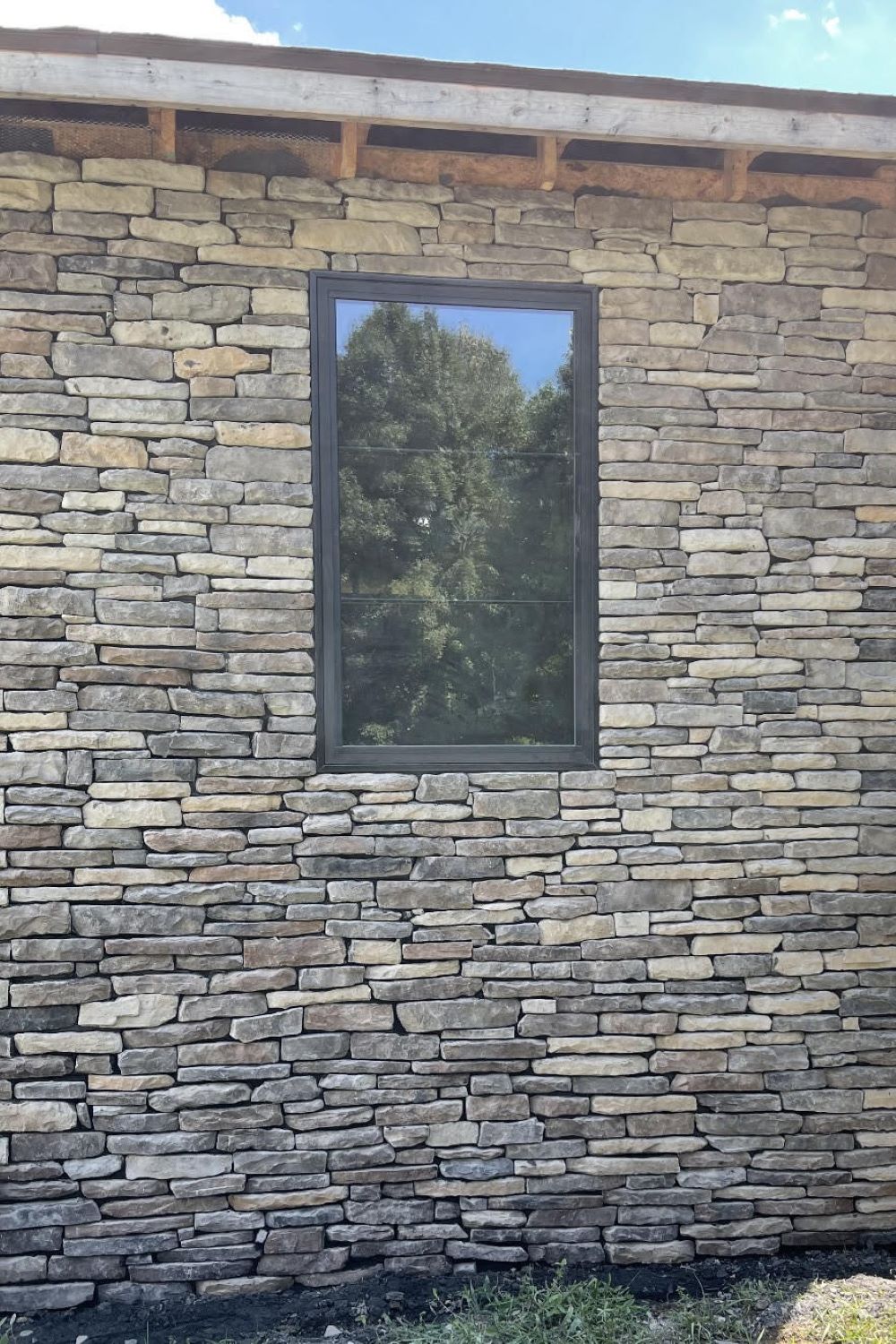 Black Bear Mountain Stone - Stone Veneer - Ledge Stone Rustic