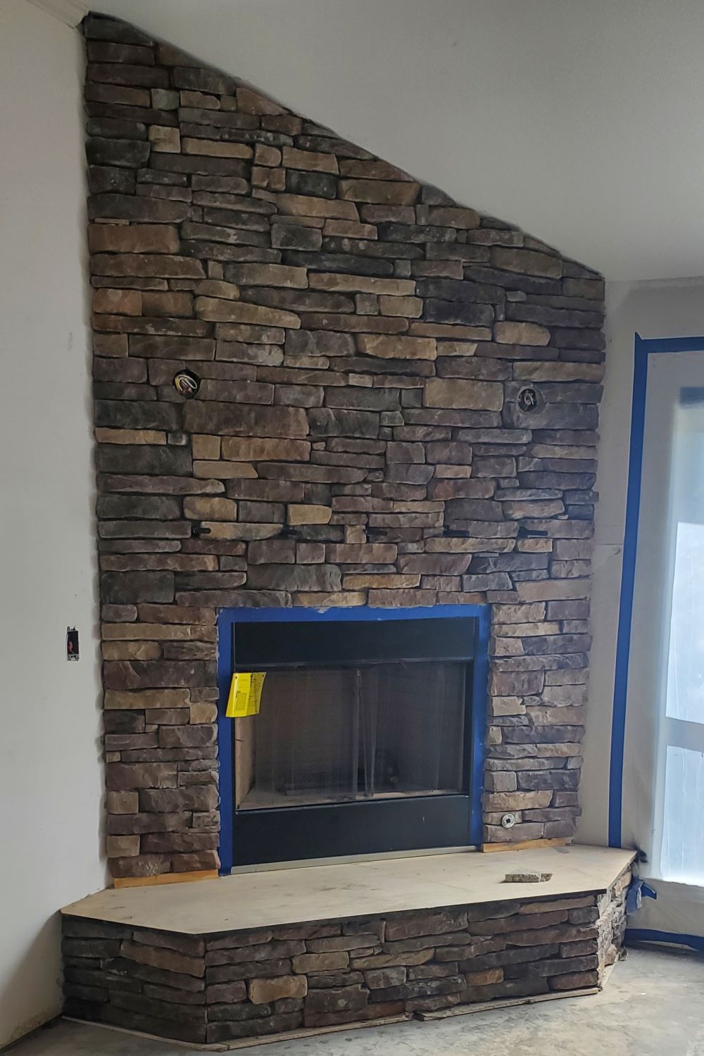 Black Bear Mountain Stone - Stone Veneer - Ledge Stone Rustic