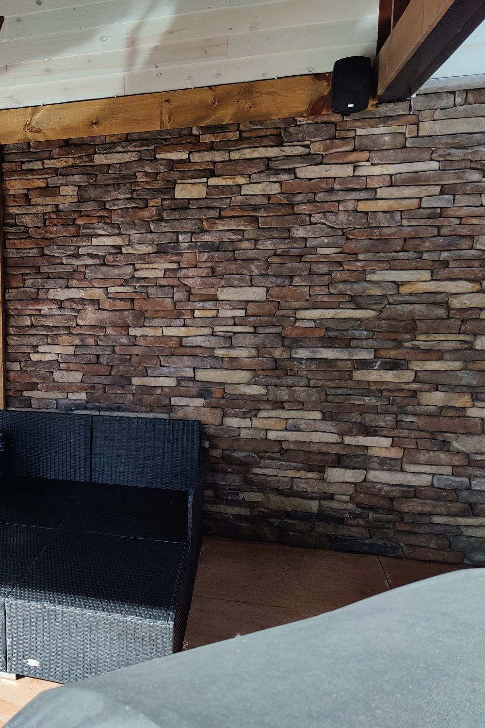 Black Bear Mountain Stone - Stone Veneer - Ledge Stone Rustic