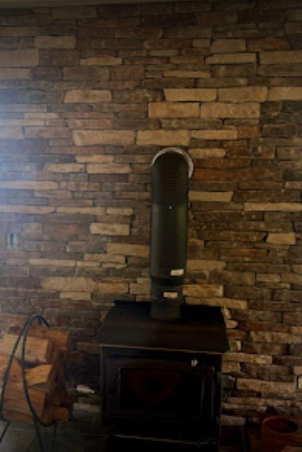 Black Bear Mountain Stone - Stone Veneer - Ledge Stone Rustic