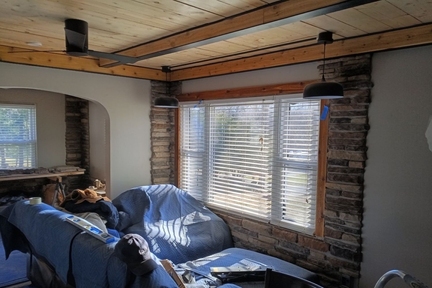 Black Bear Mountain Stone - Stone Veneer - Ledge Stone Rustic