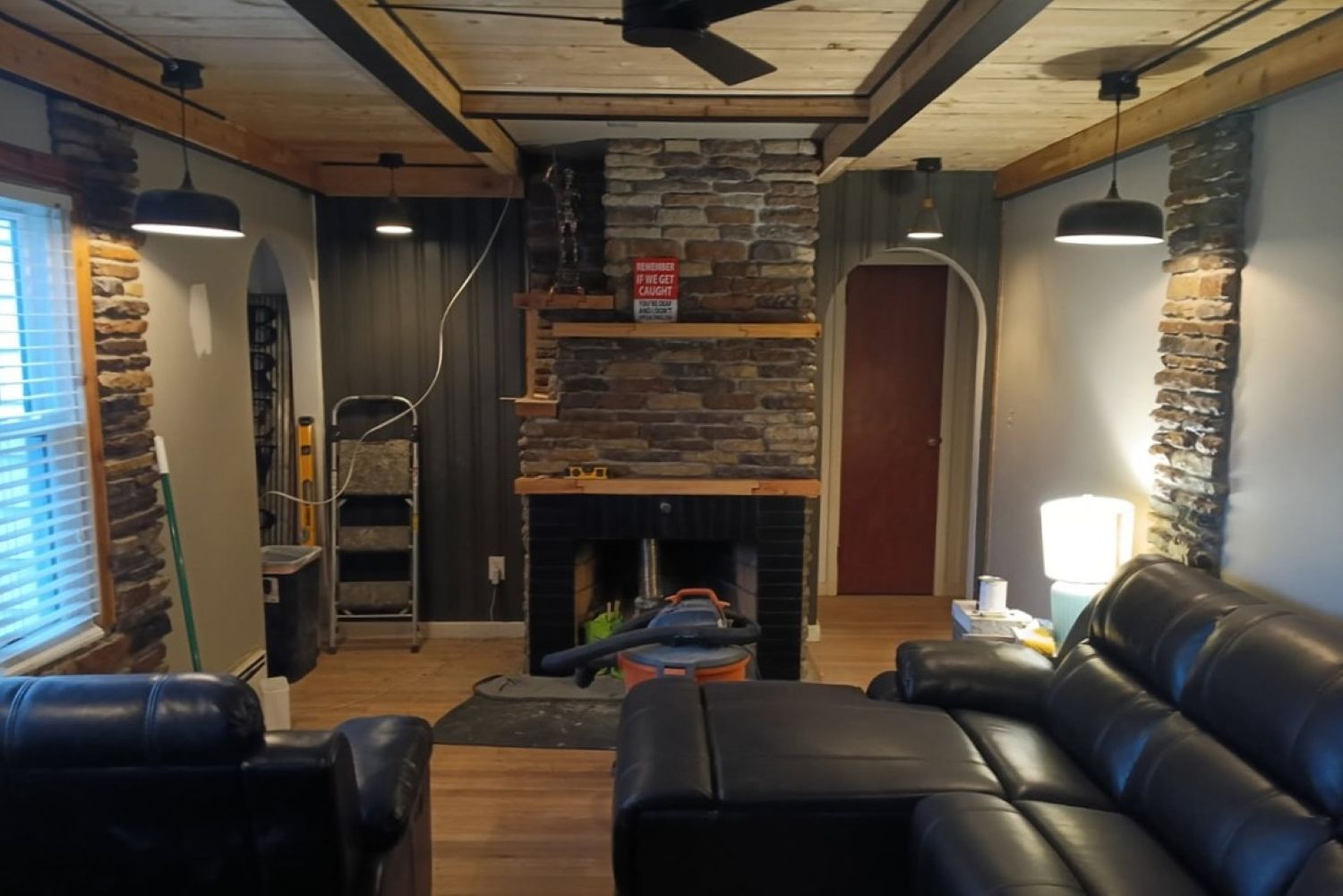 Black Bear Mountain Stone - Stone Veneer - Ledge Stone Rustic