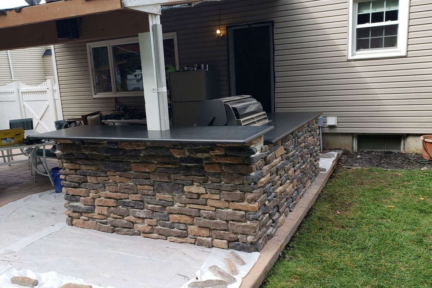 Black Bear Mountain Stone - Stone Veneer - Ledge Stone Sonoma