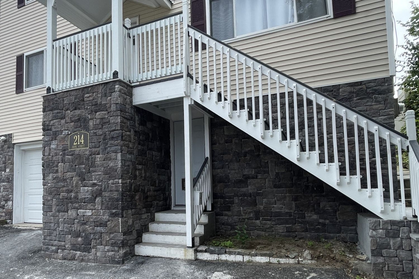 Black Bear Mountain Stone - Stone Veneer - Lime Stone Midnight
